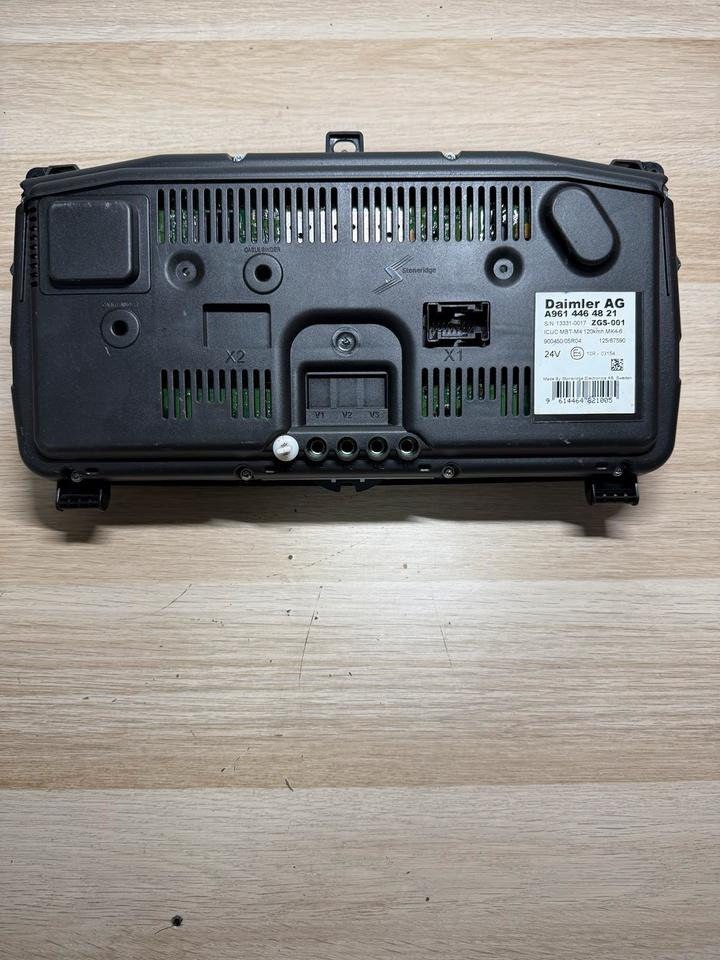 Mercedes Actros MP4 Kombiinstrument / Tacho A9614464821 - Приборная панель: фото 3 Mercedes Actros MP4 Kombiinstrument / Tacho A9614464821 - Приборная панель: фото 3