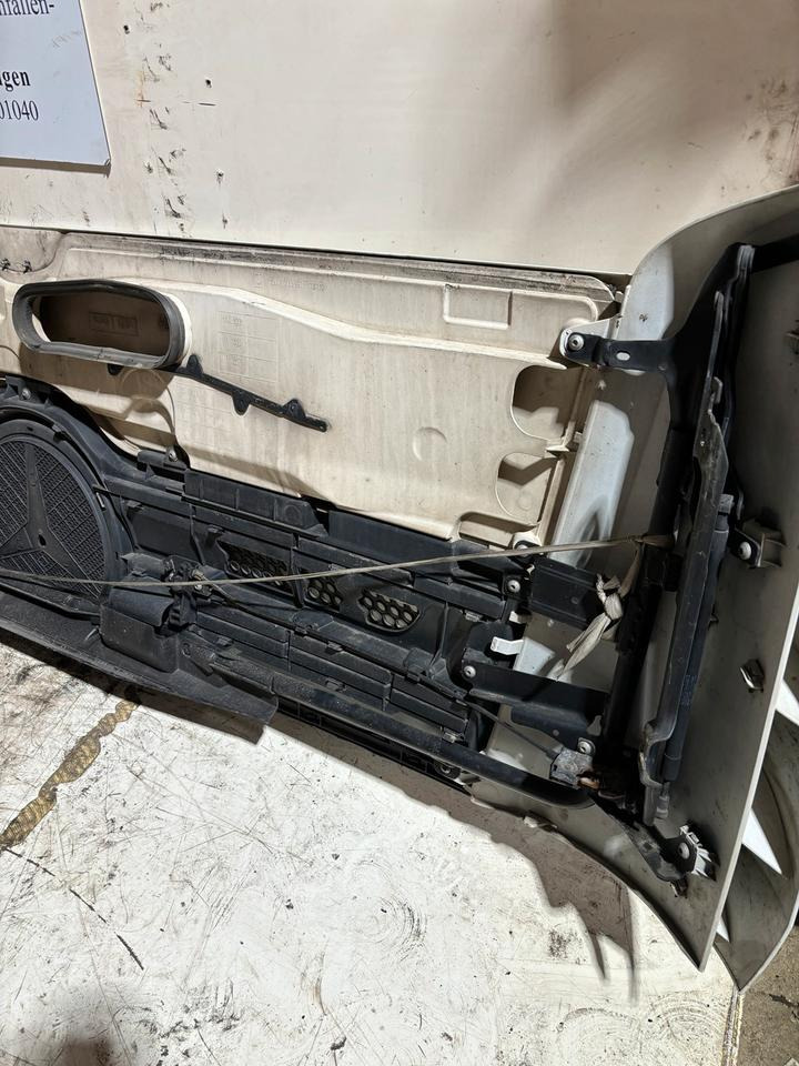 Mercedes Actros MP4 Motorhaube A9607500409 - Капот для Грузовиков: фото 5 Mercedes Actros MP4 Motorhaube A9607500409 - Капот для Грузовиков: фото 5