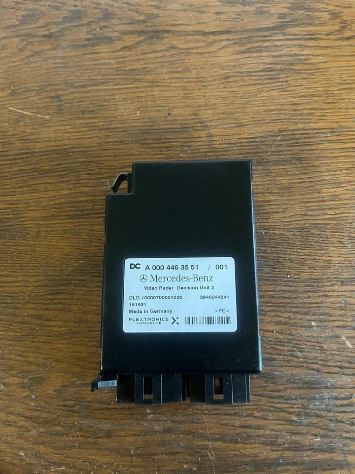 Mercedes Actros MP4 Video Radar Steuergerät A0004463551 - Блок управления для Грузовиков: фото 2 Mercedes Actros MP4 Video Radar Steuergerät A0004463551 - Блок управления для Грузовиков: фото 2