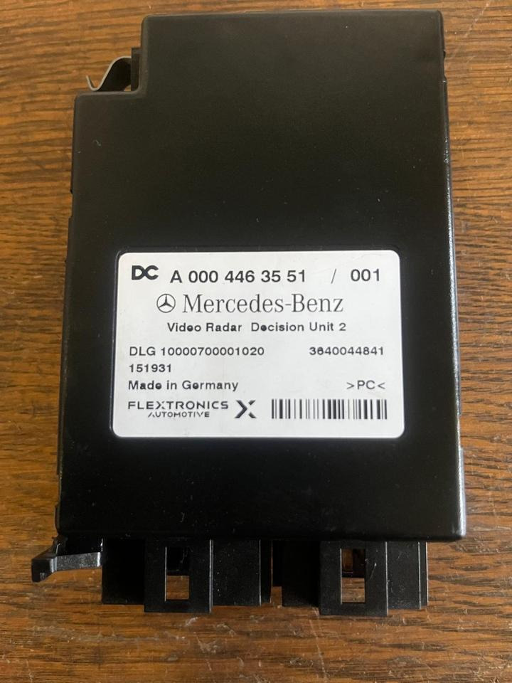 Mercedes Actros MP4 Video Radar Steuergerät A0004463551 - Блок управления для Грузовиков: фото 3 Mercedes Actros MP4 Video Radar Steuergerät A0004463551 - Блок управления для Грузовиков: фото 3