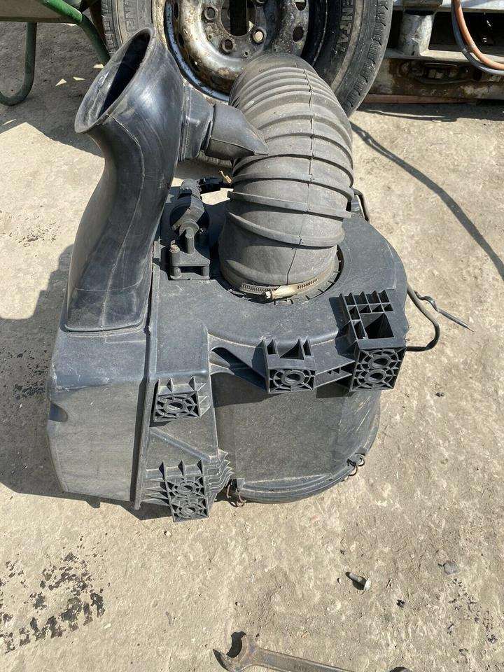 Mercedes Atego Luftfilterkasten Luftfilter Gehäuse A 973 528 06 0 - Воздушный фильтр для Грузовиков: фото 2 Mercedes Atego Luftfilterkasten Luftfilter Gehäuse A 973 528 06 0 - Воздушный фильтр для Грузовиков: фото 2
