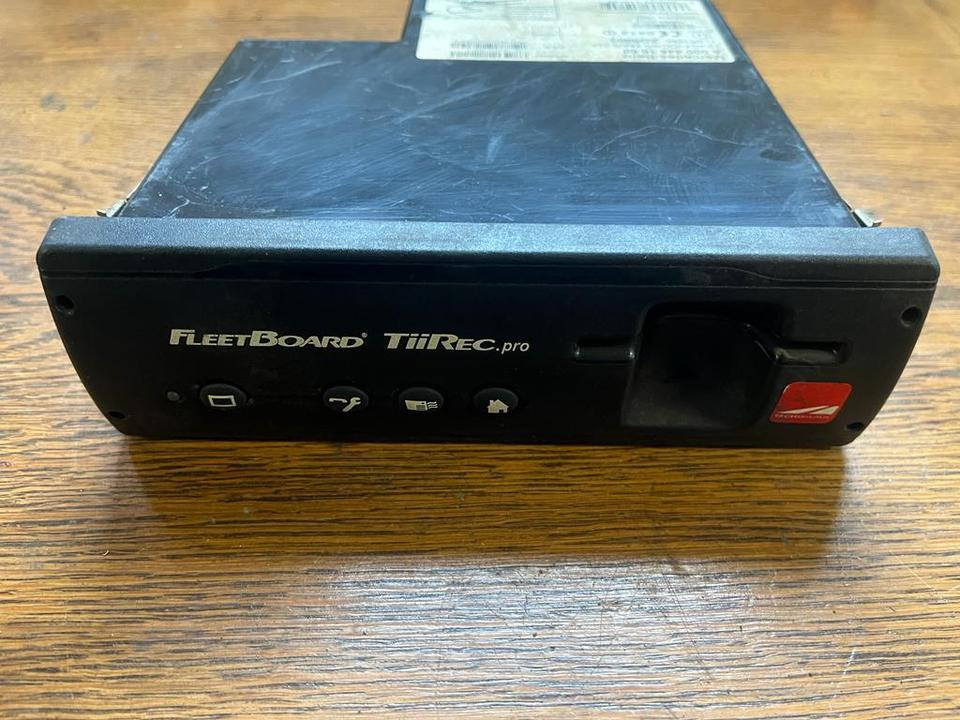 Mercedes-Benz Actros MP4 Tachograph FLEETBOARD A0004461060 - Тахограф для Грузовиков: фото 1 Mercedes-Benz Actros MP4 Tachograph FLEETBOARD A0004461060 - Тахограф для Грузовиков: фото 1
