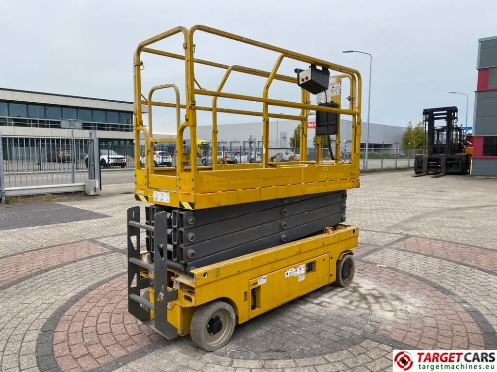 GMG 2632-ED Electric Scissor 2632ED Work Lift 983cm - Ножничный подъемник: фото 3 GMG 2632-ED Electric Scissor 2632ED Work Lift 983cm - Ножничный подъемник: фото 3