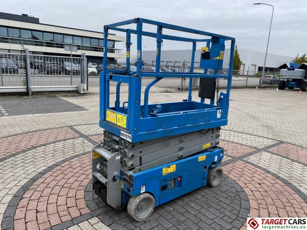 Genie GS-1932 Electric Scissor Work Lift 779cm - Ножничный подъемник: фото 3 Genie GS-1932 Electric Scissor Work Lift 779cm - Ножничный подъемник: фото 3