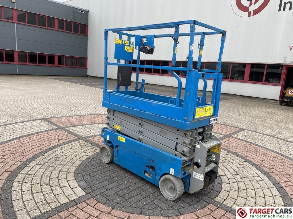 Genie GS-1932 Electric Scissor Work Lift 779cm - Ножничный подъемник: фото 4 Genie GS-1932 Electric Scissor Work Lift 779cm - Ножничный подъемник: фото 4