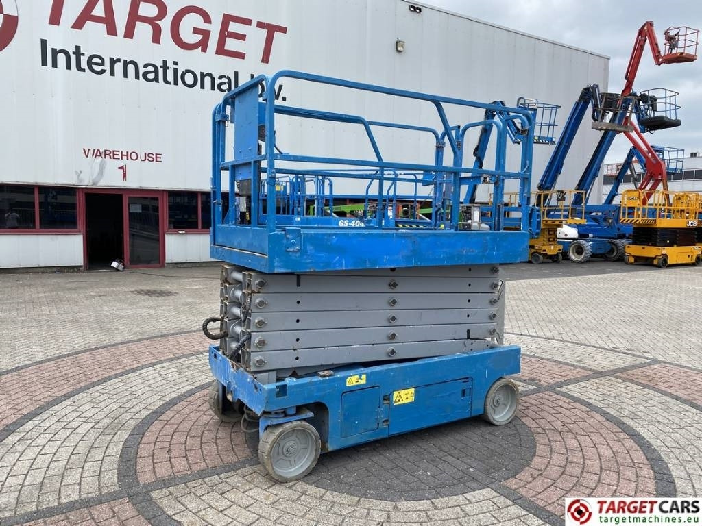 Genie GS-4047 Electric 4047 Scissor Work Lift 1389cm - Ножничный подъемник: фото 1 Genie GS-4047 Electric 4047 Scissor Work Lift 1389cm - Ножничный подъемник: фото 1