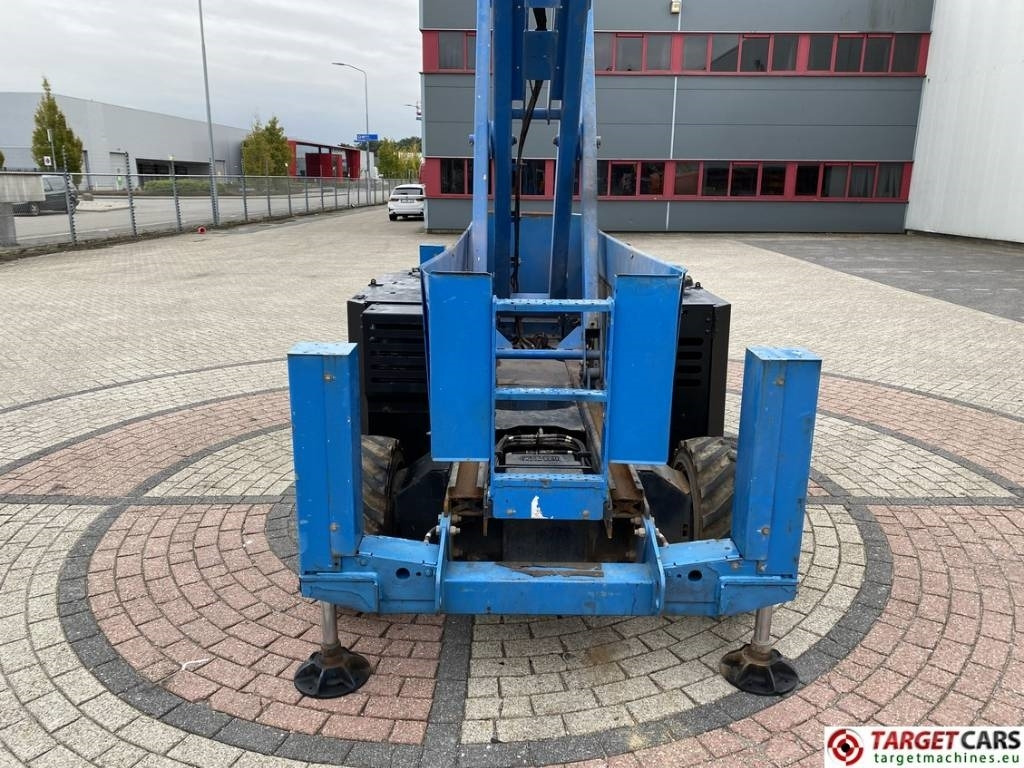 Ножничный подъемник Genie GS-4069RT Diesel 4x4 Scissor Work Lift 1412cm: фото 17 Ножничный подъемник Genie GS-4069RT Diesel 4x4 Scissor Work Lift 1412cm: фото 17