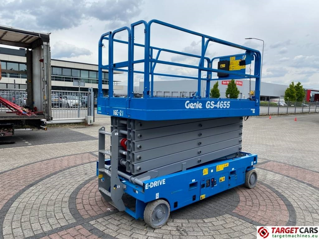 Genie GS-4655 Electric E-Drive Scissor Work Lift 1595cm - Ножничный подъемник: фото 3 Genie GS-4655 Electric E-Drive Scissor Work Lift 1595cm - Ножничный подъемник: фото 3
