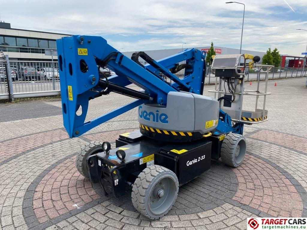 Genie Z-33/18 Articulated Electric Boom Work Lift 1200cm - Коленчатый подъемник: фото 3 Genie Z-33/18 Articulated Electric Boom Work Lift 1200cm - Коленчатый подъемник: фото 3