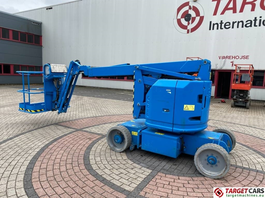 Genie Z-34/22N Electric Articulated Boom Work Lift 152cm - Коленчатый подъемник: фото 4 Genie Z-34/22N Electric Articulated Boom Work Lift 152cm - Коленчатый подъемник: фото 4