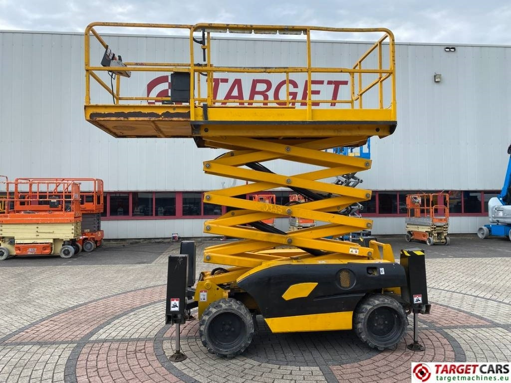 Haulotte Compact 12DX Diesel 4x4 Scissor Work Lift 1206cm - Ножничный подъемник: фото 5 Haulotte Compact 12DX Diesel 4x4 Scissor Work Lift 1206cm - Ножничный подъемник: фото 5