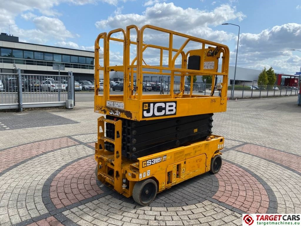 JCB S3246E Electric Scissor Work Lift 1200cm - Ножничный подъемник: фото 3 JCB S3246E Electric Scissor Work Lift 1200cm - Ножничный подъемник: фото 3