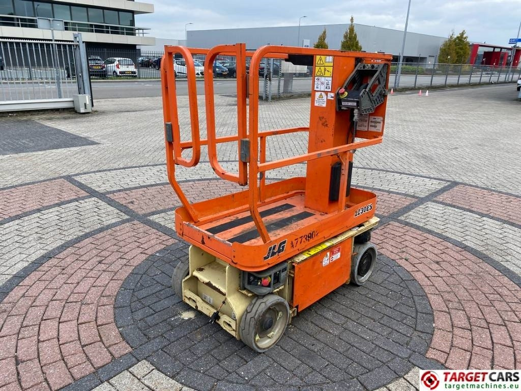 JLG 1230ES Electric Vertical Mast Work Lift 566cm - Вертикальный мачтовый подъемник: фото 3 JLG 1230ES Electric Vertical Mast Work Lift 566cm - Вертикальный мачтовый подъемник: фото 3