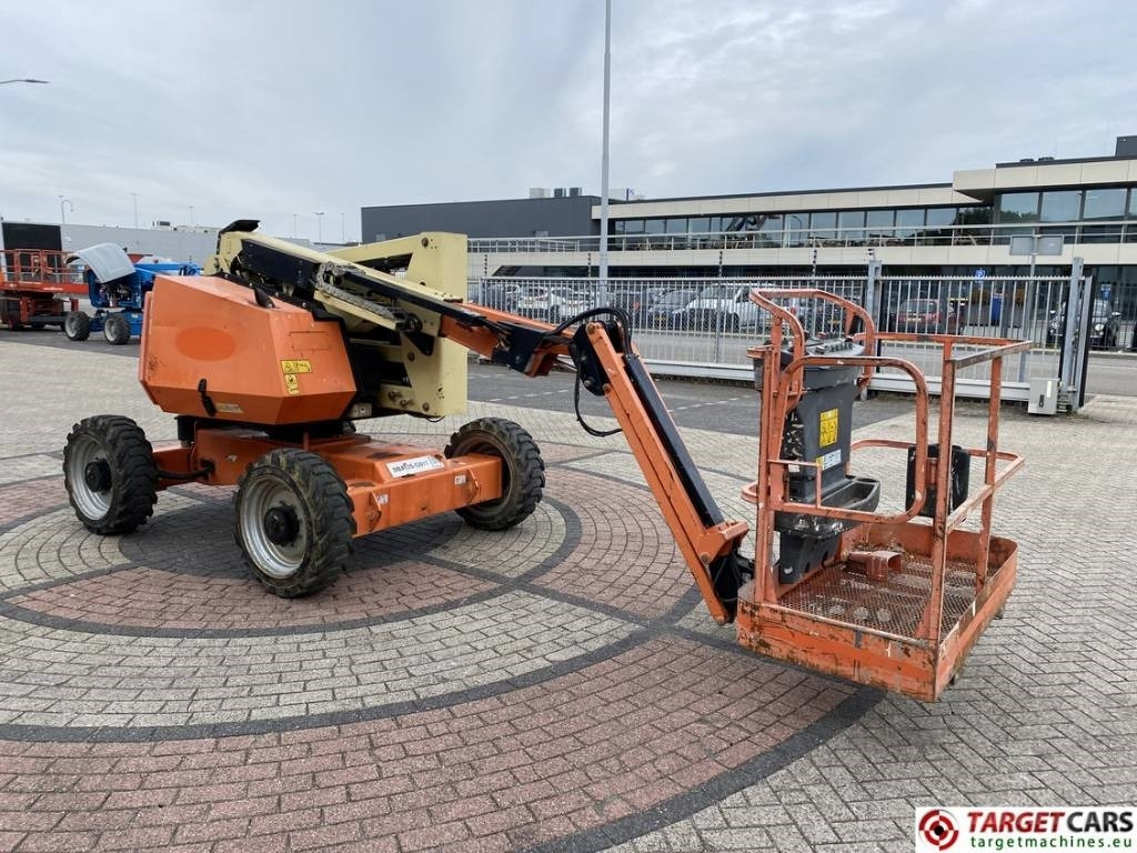 JLG 340AJ Articulated 4x4 Diesel Boom Work Lift 1233cm - Коленчатый подъемник: фото 2 JLG 340AJ Articulated 4x4 Diesel Boom Work Lift 1233cm - Коленчатый подъемник: фото 2