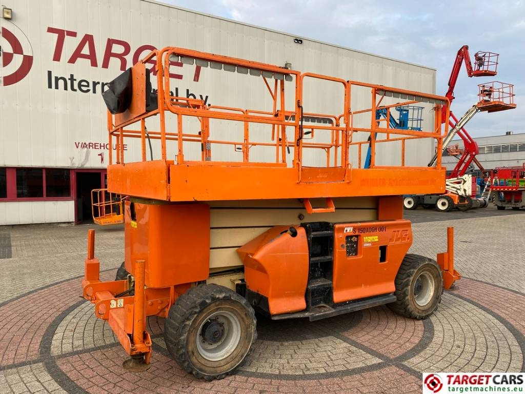 JLG 4394RT Diesel 4x4 Scissor Work Lift 1511cm - Ножничный подъемник: фото 1 JLG 4394RT Diesel 4x4 Scissor Work Lift 1511cm - Ножничный подъемник: фото 1