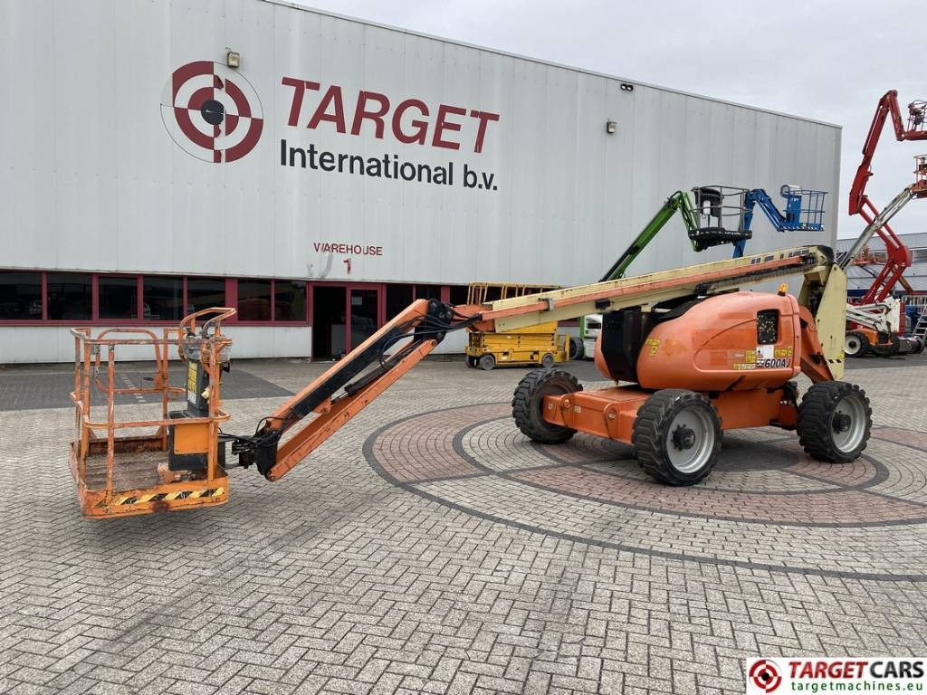 JLG 600AJ Articulated 4x4 Diesel Boom Work Lift 2047cm - Коленчатый подъемник: фото 1 JLG 600AJ Articulated 4x4 Diesel Boom Work Lift 2047cm - Коленчатый подъемник: фото 1