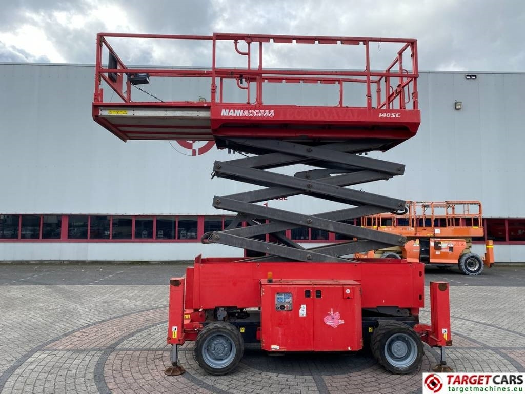 Manitou 140SC Diesel 4x4 Scissor Work Lift 1412cm - Ножничный подъемник: фото 5 Manitou 140SC Diesel 4x4 Scissor Work Lift 1412cm - Ножничный подъемник: фото 5