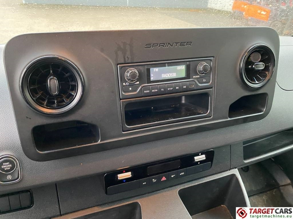 Грузовик с закрытым кузовом Mercedes-Benz Sprinter 515CDI Closed Box Van Taillift: фото 10 Грузовик с закрытым кузовом Mercedes-Benz Sprinter 515CDI Closed Box Van Taillift: фото 10