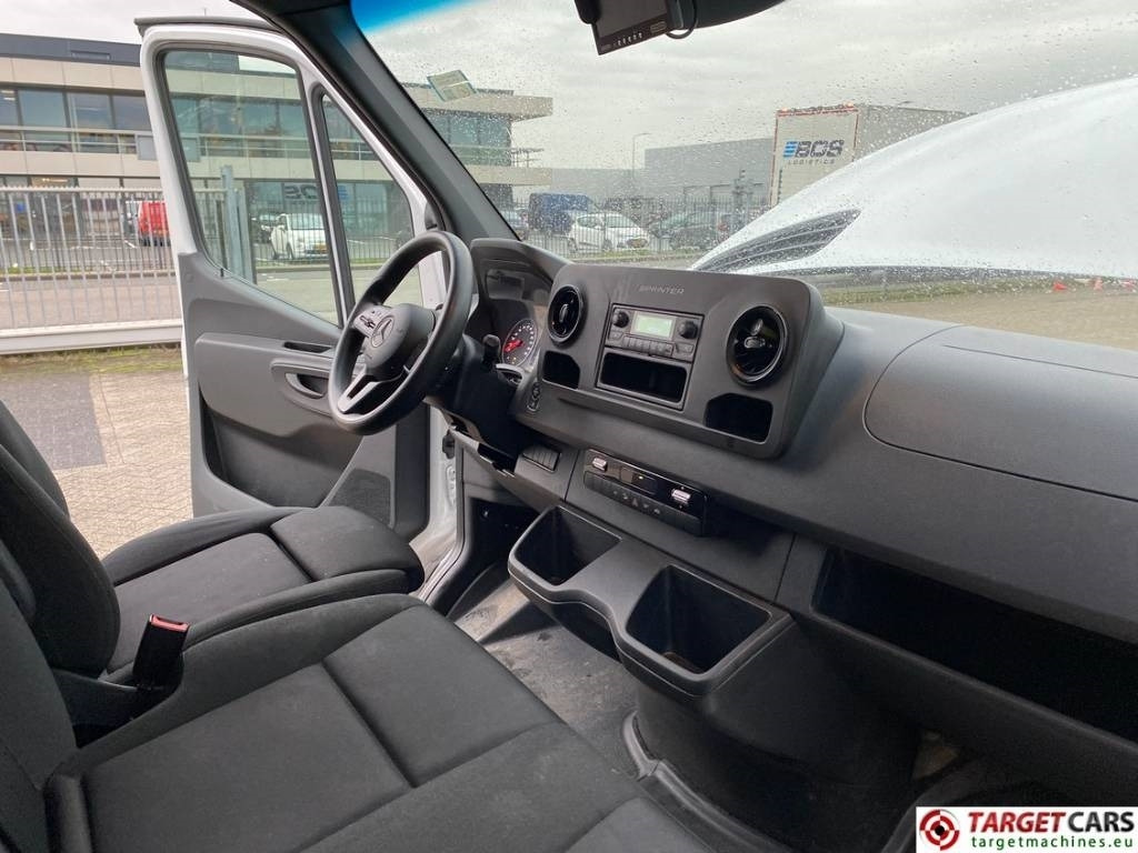 Грузовик с закрытым кузовом Mercedes-Benz Sprinter 515CDI Closed Box Van Taillift: фото 25 Грузовик с закрытым кузовом Mercedes-Benz Sprinter 515CDI Closed Box Van Taillift: фото 25