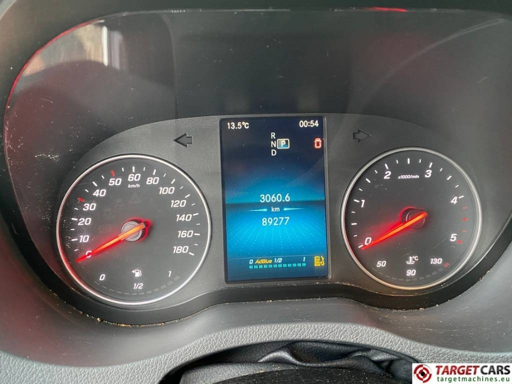 Грузовик с закрытым кузовом Mercedes-Benz Sprinter 515CDI Closed Box Van Taillift: фото 9 Грузовик с закрытым кузовом Mercedes-Benz Sprinter 515CDI Closed Box Van Taillift: фото 9