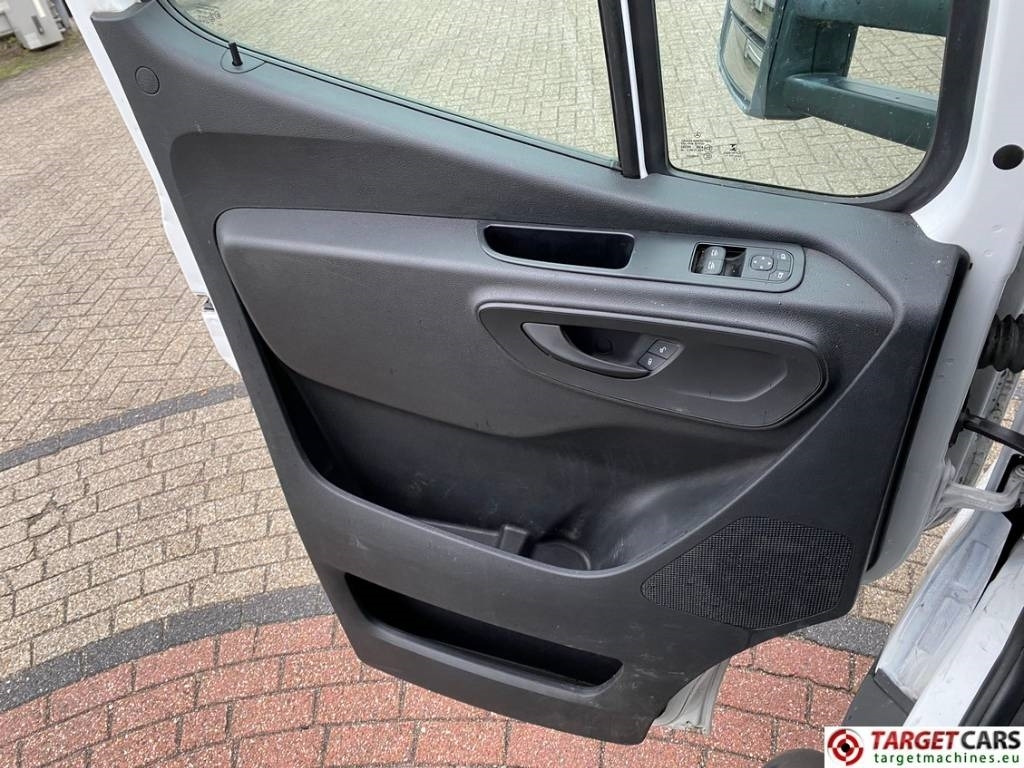 Грузовик с закрытым кузовом Mercedes-Benz Sprinter 515CDI Closed Box Van Taillift: фото 23 Грузовик с закрытым кузовом Mercedes-Benz Sprinter 515CDI Closed Box Van Taillift: фото 23