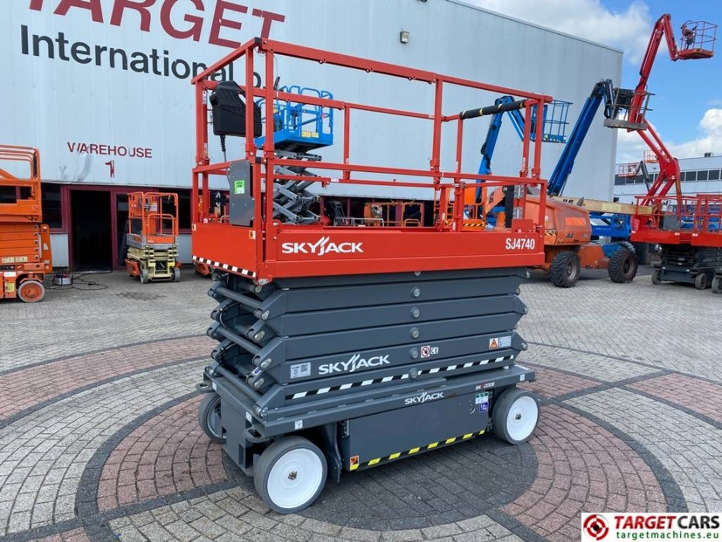 SkyJack SJ4740 Electric 4740 Scissor Work Lift 1380cm - Ножничный подъемник: фото 1 SkyJack SJ4740 Electric 4740 Scissor Work Lift 1380cm - Ножничный подъемник: фото 1