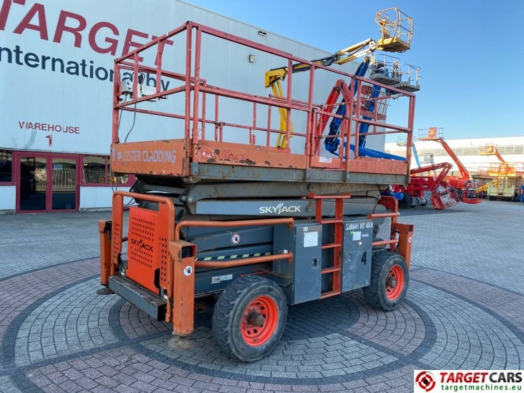 SkyJack SJ8841 RT Diesel 4x4 Scissor Work Lift 1430cm - Ножничный подъемник: фото 1 SkyJack SJ8841 RT Diesel 4x4 Scissor Work Lift 1430cm - Ножничный подъемник: фото 1