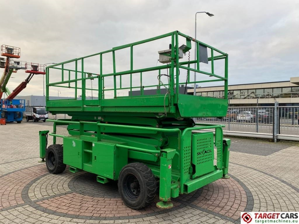 SkyJack SJ9241 RT Diesel 4x4 Scissor Work Lift 1450cm - Ножничный подъемник: фото 2 SkyJack SJ9241 RT Diesel 4x4 Scissor Work Lift 1450cm - Ножничный подъемник: фото 2
