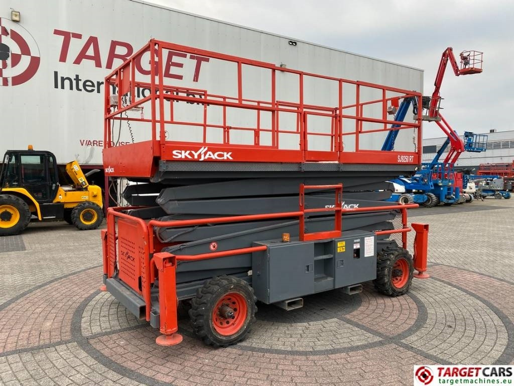 SkyJack SJ9250 RT Diesel Scissor Work Lift 1720cm - Ножничный подъемник: фото 1 SkyJack SJ9250 RT Diesel Scissor Work Lift 1720cm - Ножничный подъемник: фото 1