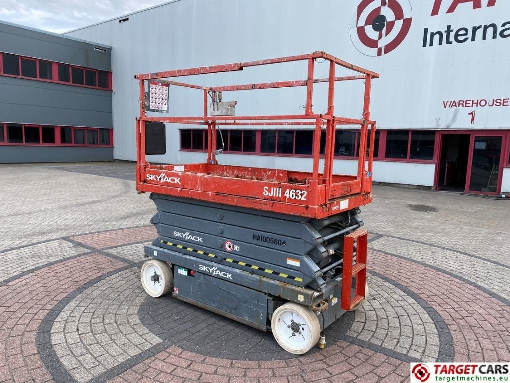 SkyJack SJIII-4632 Electric 4632 Scissor Work Lift 1170cm - Ножничный подъемник: фото 4 SkyJack SJIII-4632 Electric 4632 Scissor Work Lift 1170cm - Ножничный подъемник: фото 4