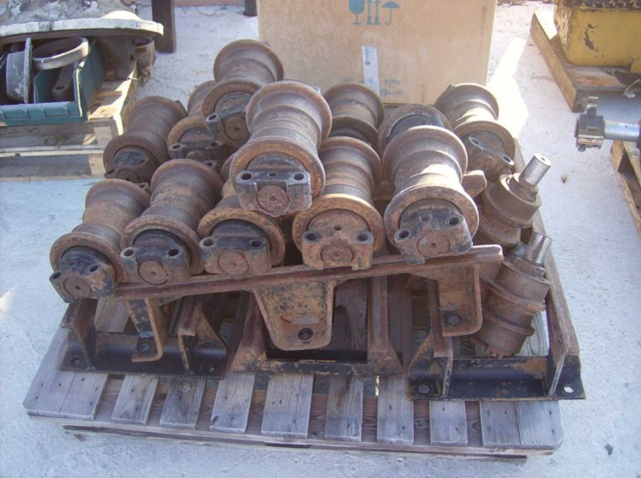 Caterpillar 317 NVA N. 13 RULLI INFERIORI - Опорный каток для Строительной техники: фото 1 Caterpillar 317 NVA N. 13 RULLI INFERIORI - Опорный каток для Строительной техники: фото 1