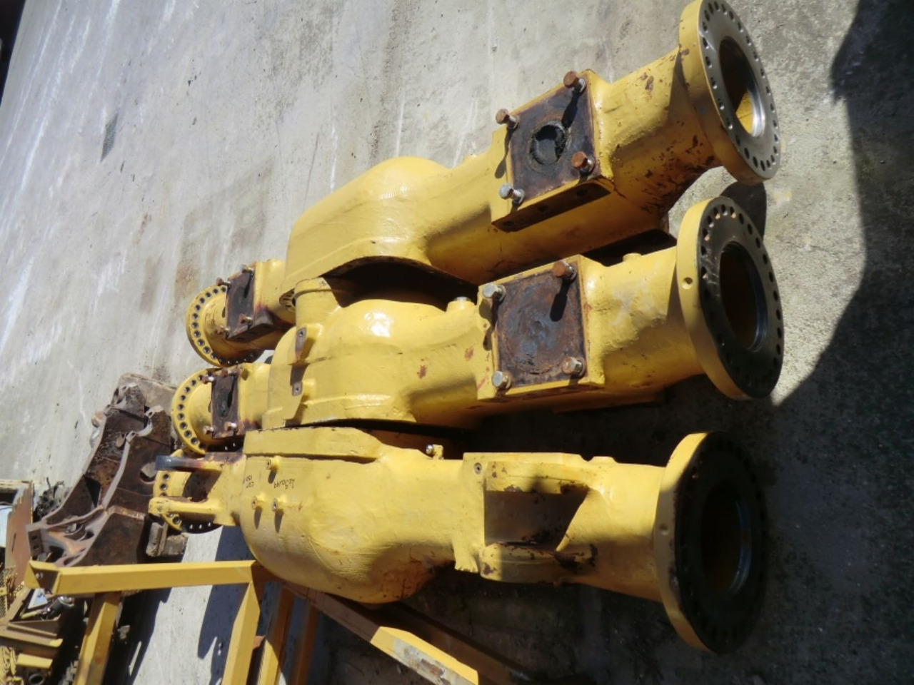 Caterpillar 735 ALLOGGIAMENTO ASSALE POSTERIORE - Задняя ось для Строительной техники: фото 1 Caterpillar 735 ALLOGGIAMENTO ASSALE POSTERIORE - Задняя ось для Строительной техники: фото 1