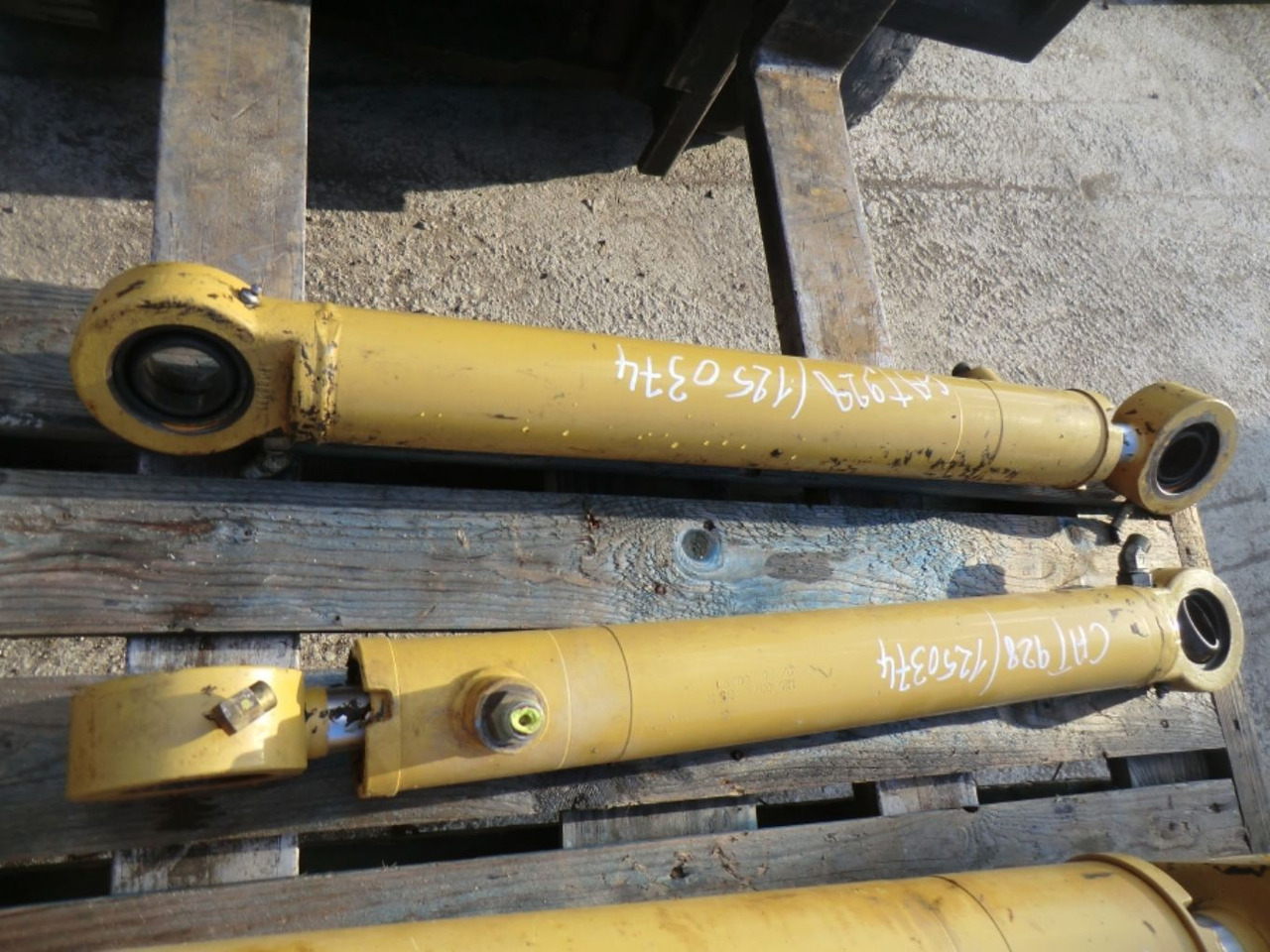 Caterpillar 928G CILINDRI DI STERZO - Гидравлический цилиндр для Строительной техники: фото 3 Caterpillar 928G CILINDRI DI STERZO - Гидравлический цилиндр для Строительной техники: фото 3