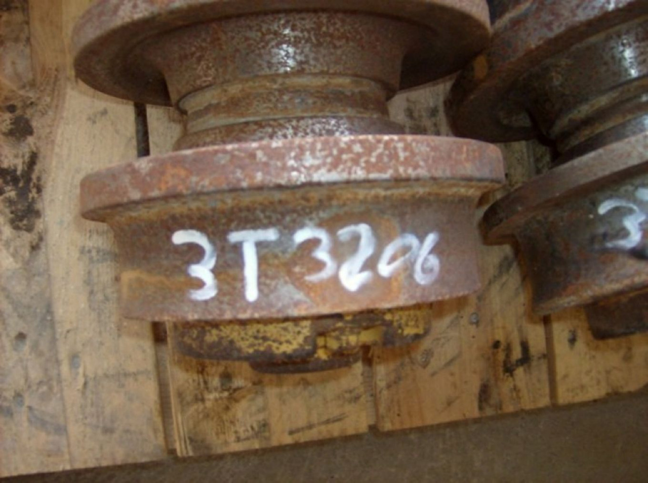 Caterpillar 963 Rulli superiori - Опорный каток для Строительной техники: фото 2 Caterpillar 963 Rulli superiori - Опорный каток для Строительной техники: фото 2