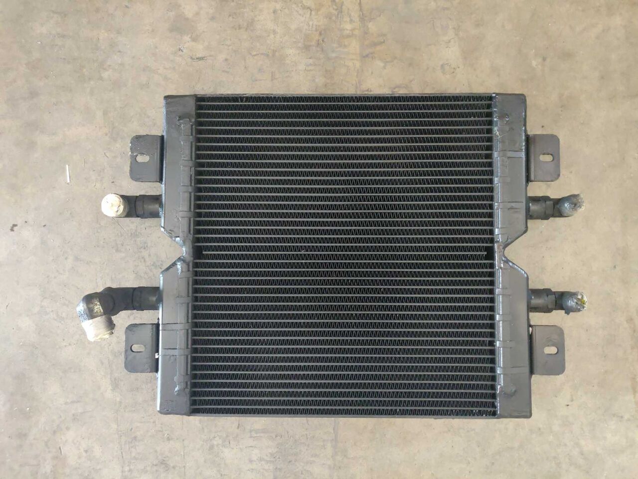 Caterpillar 988G RADIATORE OLIO ASSALI - Масляный радиатор для Строительной техники: фото 2 Caterpillar 988G RADIATORE OLIO ASSALI - Масляный радиатор для Строительной техники: фото 2