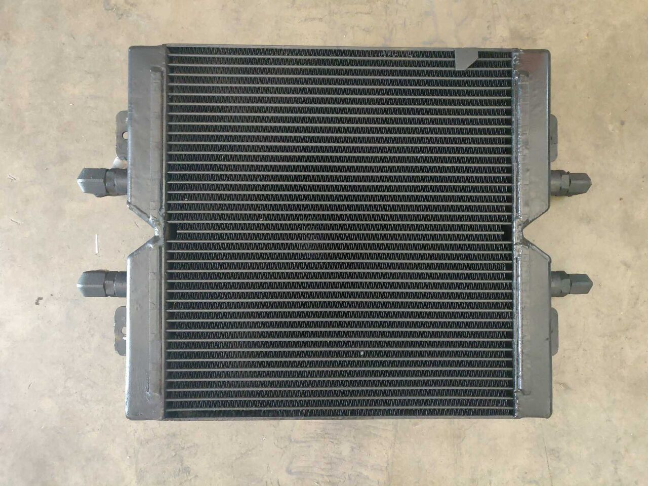 Caterpillar 988G RADIATORE OLIO ASSALI - Масляный радиатор для Строительной техники: фото 1 Caterpillar 988G RADIATORE OLIO ASSALI - Масляный радиатор для Строительной техники: фото 1