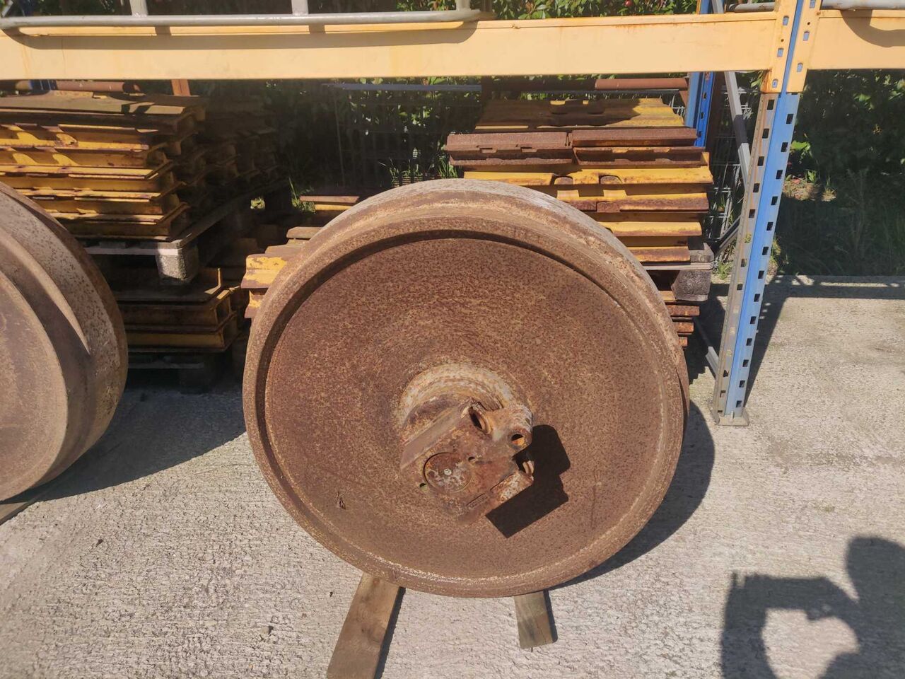 Caterpillar D9G RUOTA FOLLE ALL\'80% - Запчасти ходовой части для Строительной техники: фото 1 Caterpillar D9G RUOTA FOLLE ALL\'80% - Запчасти ходовой части для Строительной техники: фото 1