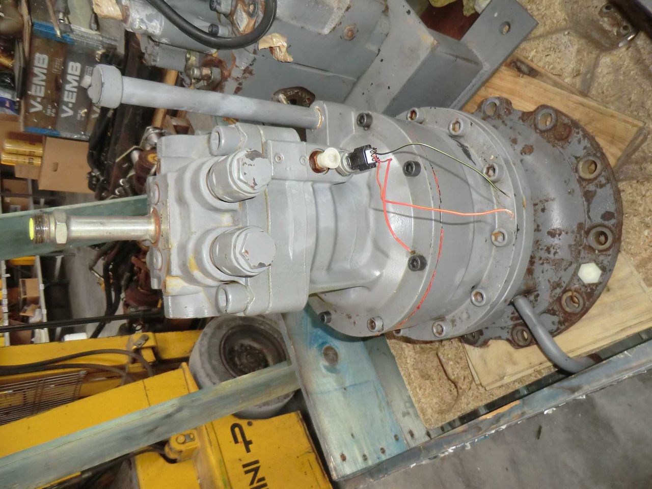 HITACHI ZX240 BAS RIDUTTORE DI ROTAZIONE APERTO E CONTROLLATO. - Трансмиссия для Строительной техники: фото 2 HITACHI ZX240 BAS RIDUTTORE DI ROTAZIONE APERTO E CONTROLLATO. - Трансмиссия для Строительной техники: фото 2