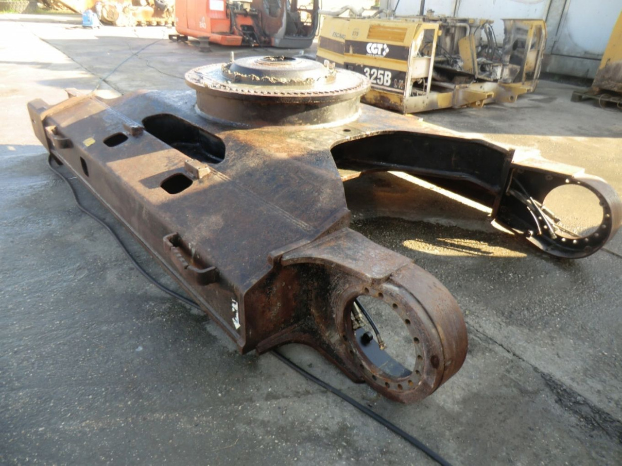 HITACHI ZX240 BAS TELAIO INFERIORE - Рама/ Шасси для Строительной техники: фото 2 HITACHI ZX240 BAS TELAIO INFERIORE - Рама/ Шасси для Строительной техники: фото 2