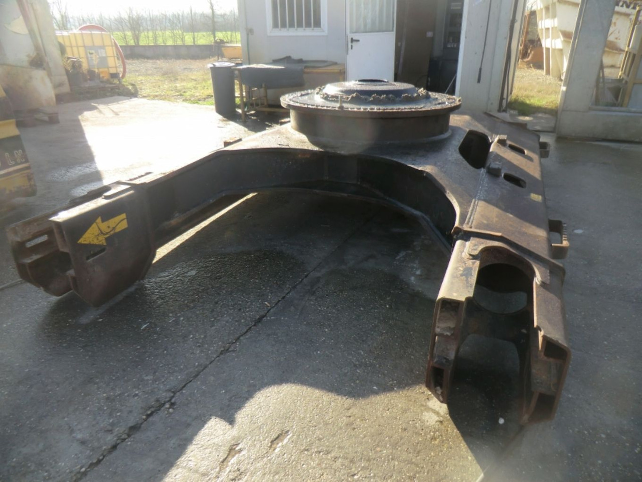 HITACHI ZX240 BAS TELAIO INFERIORE - Рама/ Шасси для Строительной техники: фото 1 HITACHI ZX240 BAS TELAIO INFERIORE - Рама/ Шасси для Строительной техники: фото 1