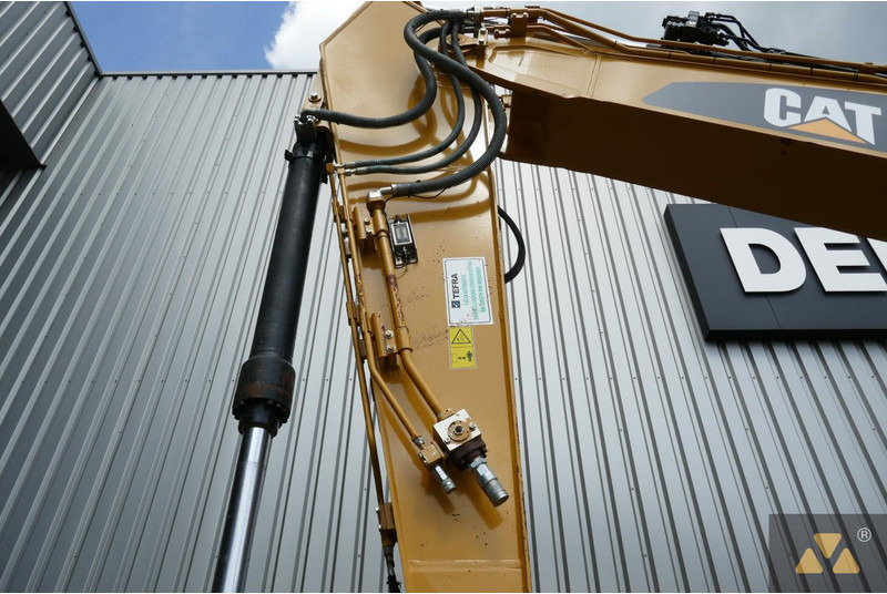 Гусеничный экскаватор Caterpillar 320FL: фото 12