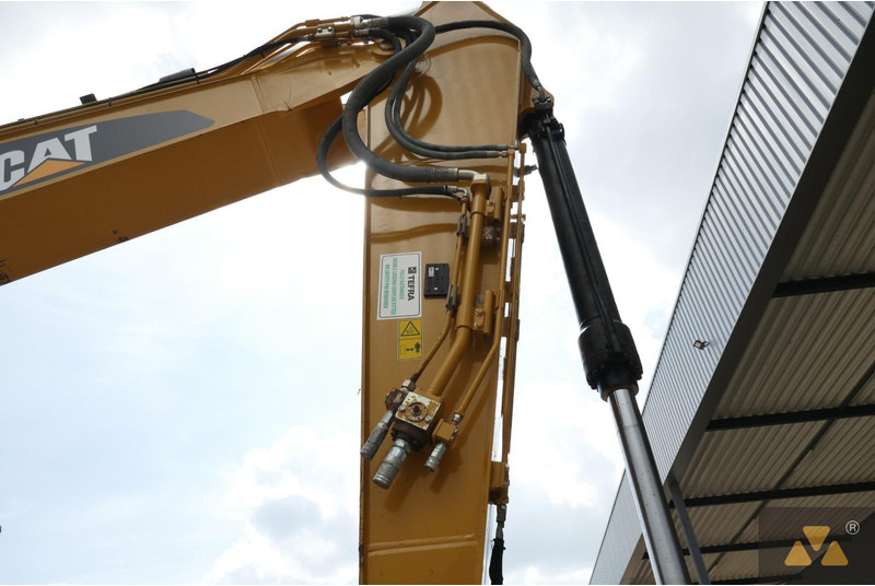 Гусеничный экскаватор Caterpillar 320FL: фото 13