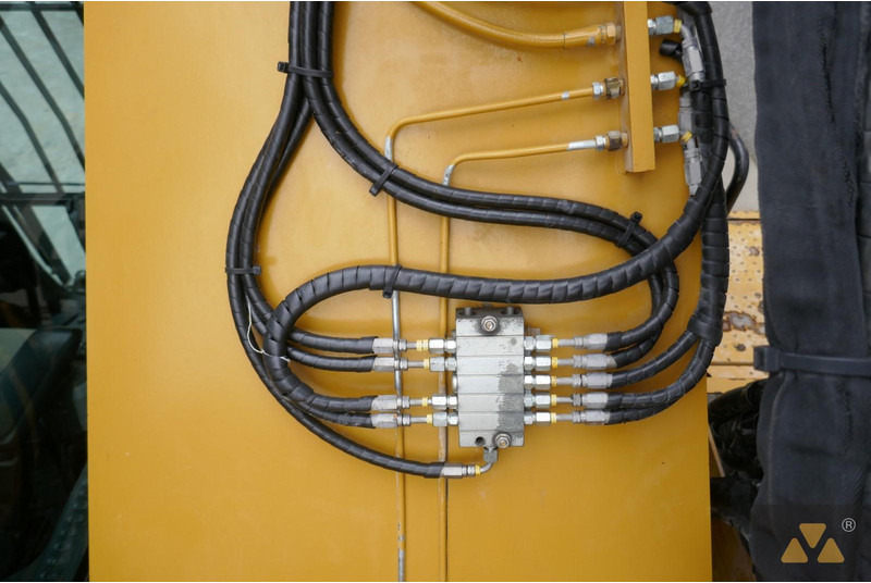 Гусеничный экскаватор Caterpillar 325F LCR: фото 20 Гусеничный экскаватор Caterpillar 325F LCR: фото 20