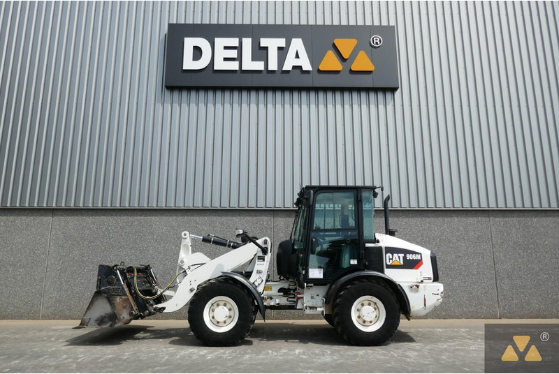 Caterpillar 906M - Колёсный погрузчик: фото 1 Caterpillar 906M - Колёсный погрузчик: фото 1