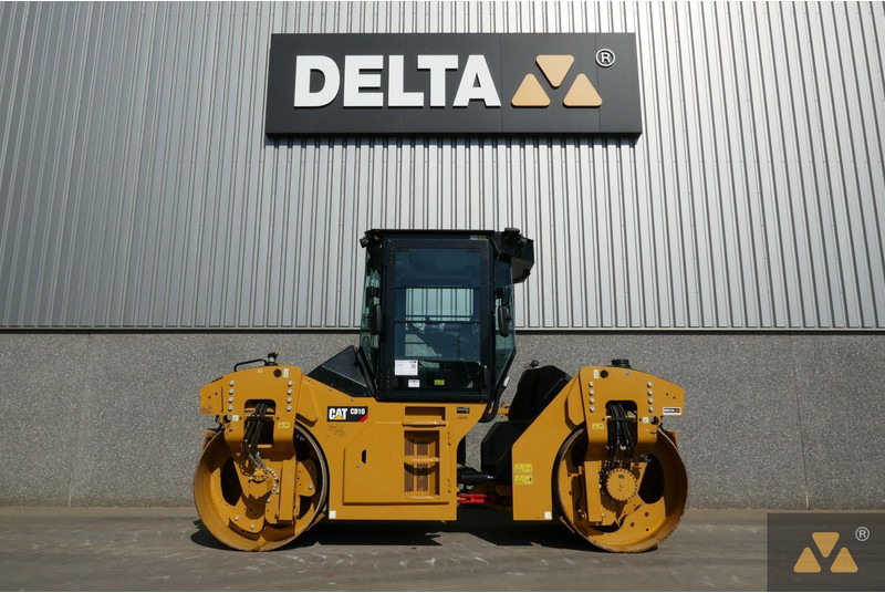 Caterpillar CB10 - Каток: фото 1 Caterpillar CB10 - Каток: фото 1
