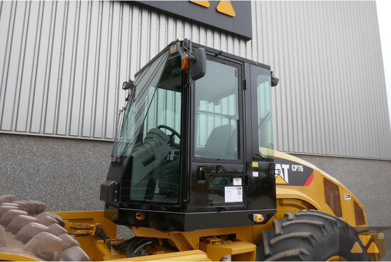 Каток Caterpillar CP76: фото 13 Каток Caterpillar CP76: фото 13