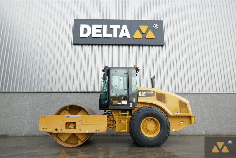 Каток Caterpillar CS66B: фото 1