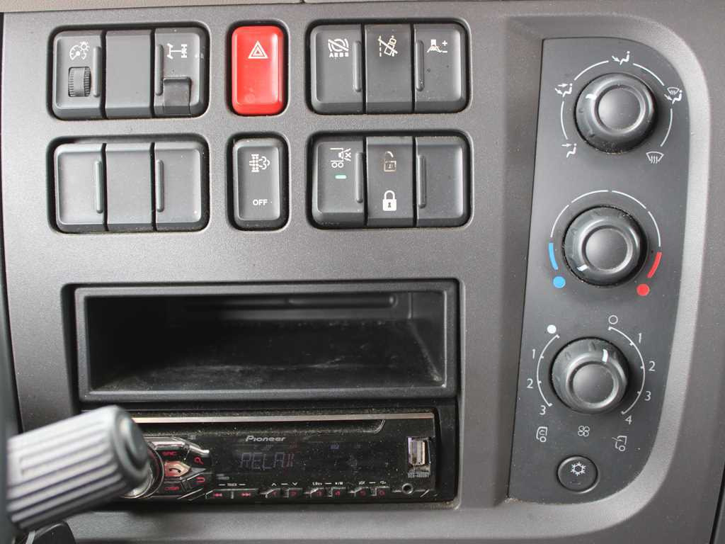 Тентованный грузовик DAF LF 250 FA, HYDRAULIC FRONT, EURO 6: фото 14