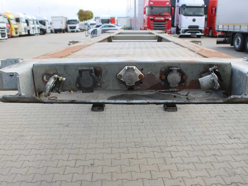 Fliegl GOOSENECK SDS 380, LIFT AXLE - Полуприцеп бортовой/ Платформа: фото 5 Fliegl GOOSENECK SDS 380, LIFT AXLE - Полуприцеп бортовой/ Платформа: фото 5