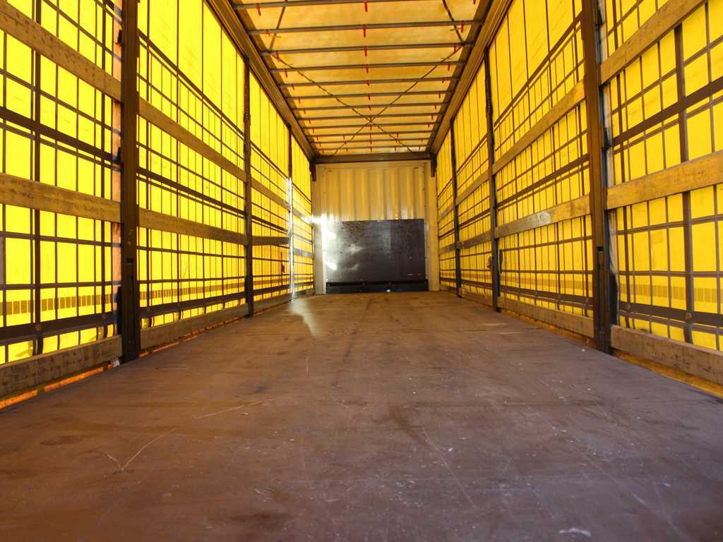 Тентованный полуприцеп Krone SD, MULTILOCK, TYRES 80%: фото 7 Тентованный полуприцеп Krone SD, MULTILOCK, TYRES 80%: фото 7